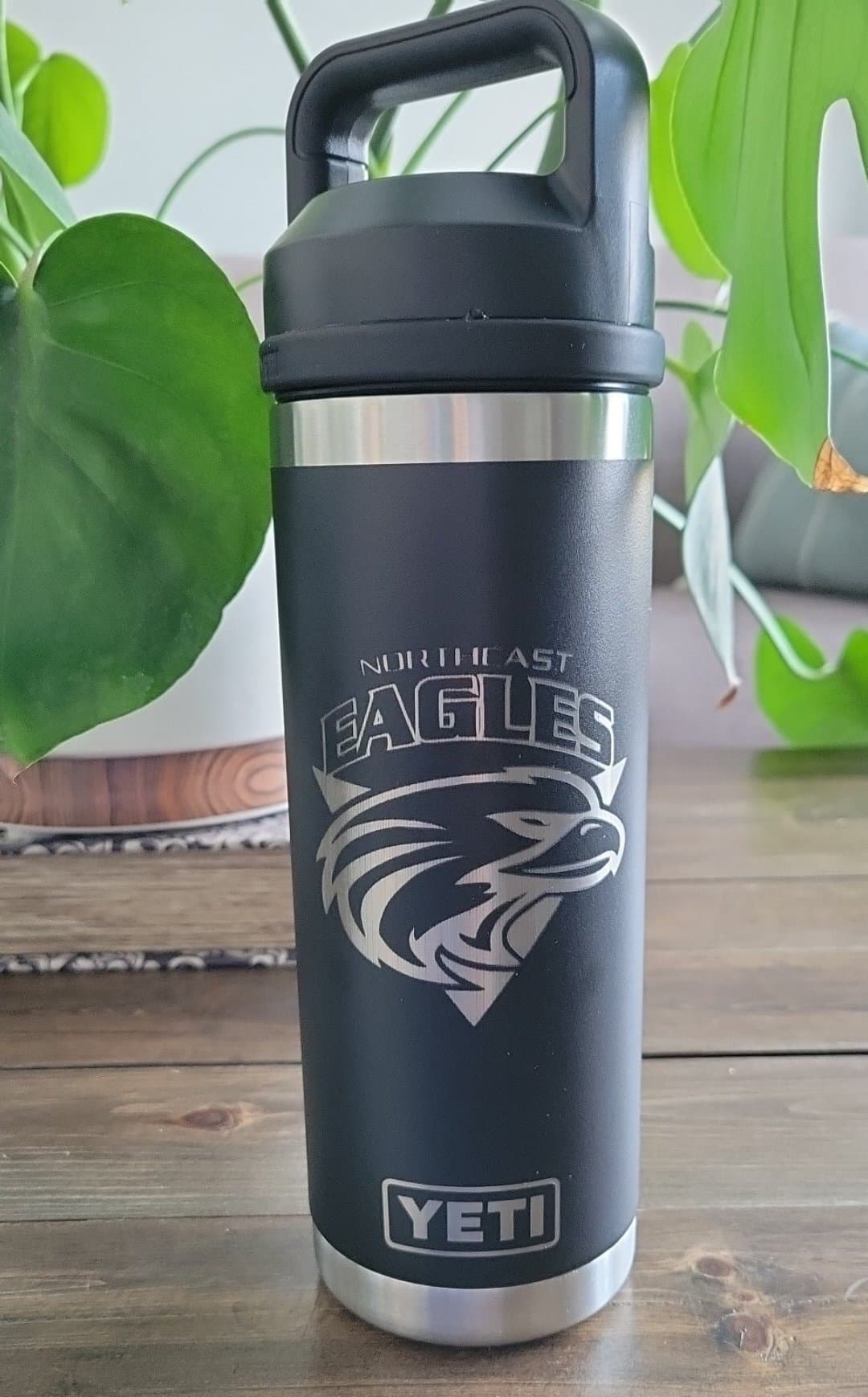 YETI Rambler Bottle 18 OZ W/ CHUG CAP